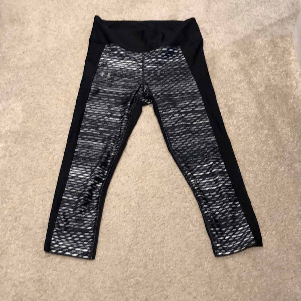 Under armour crop pants